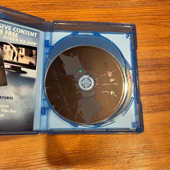 The Dark Knight Rises Blu-ray / DVD Combo Movie - Picture 4 of 4